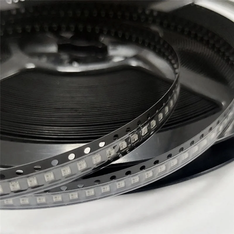 Beauty 200Pcs WS2812 2020 LED Chip 4Pins Mini White PCB Addressable Digital RGB Full Color LED Chip DC5V for LED Strip Screen